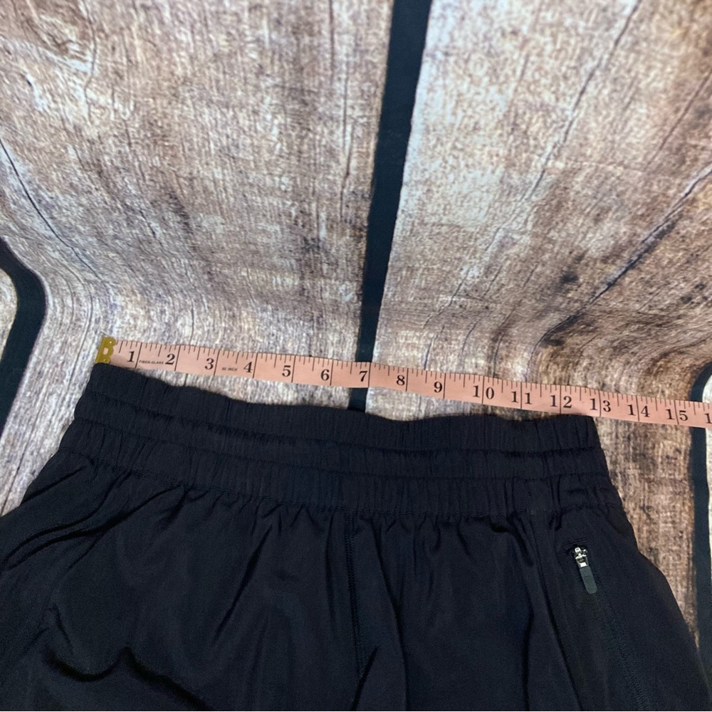 Lululemon shorts - Picture 4 of 8